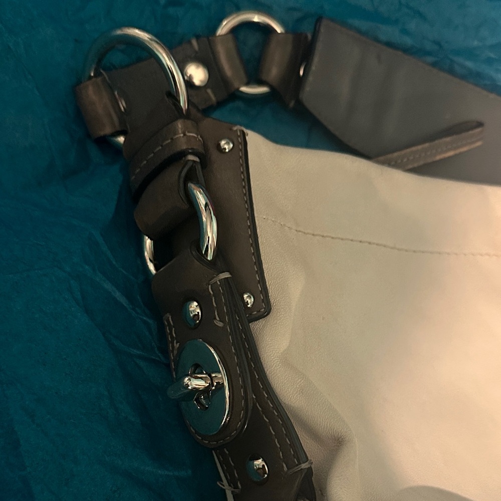Coach Cream and Brown Shoulder Bag - Picture 5 of 9